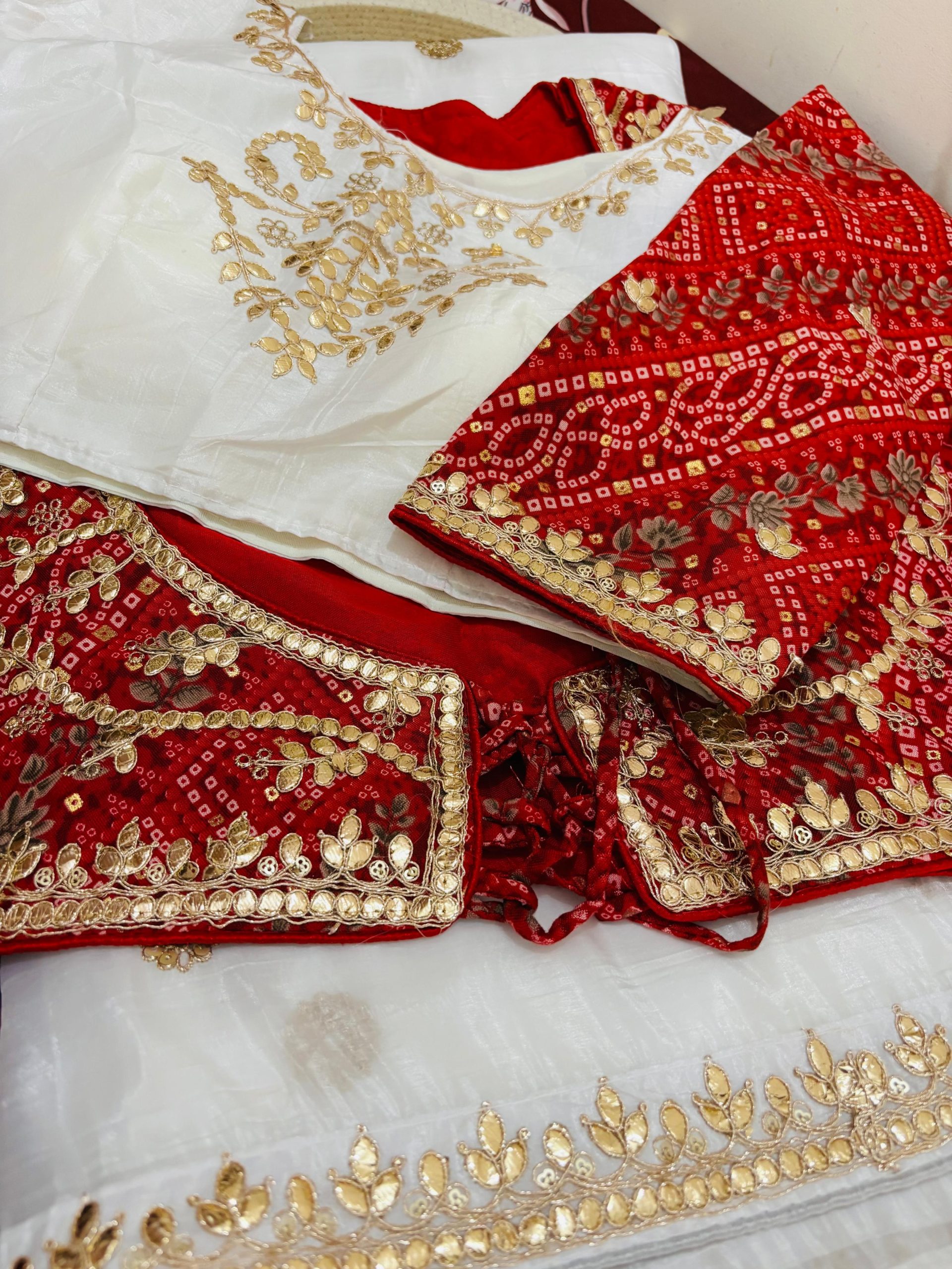 Gold Crush Premium Saree with blouse and kotty - Image 11